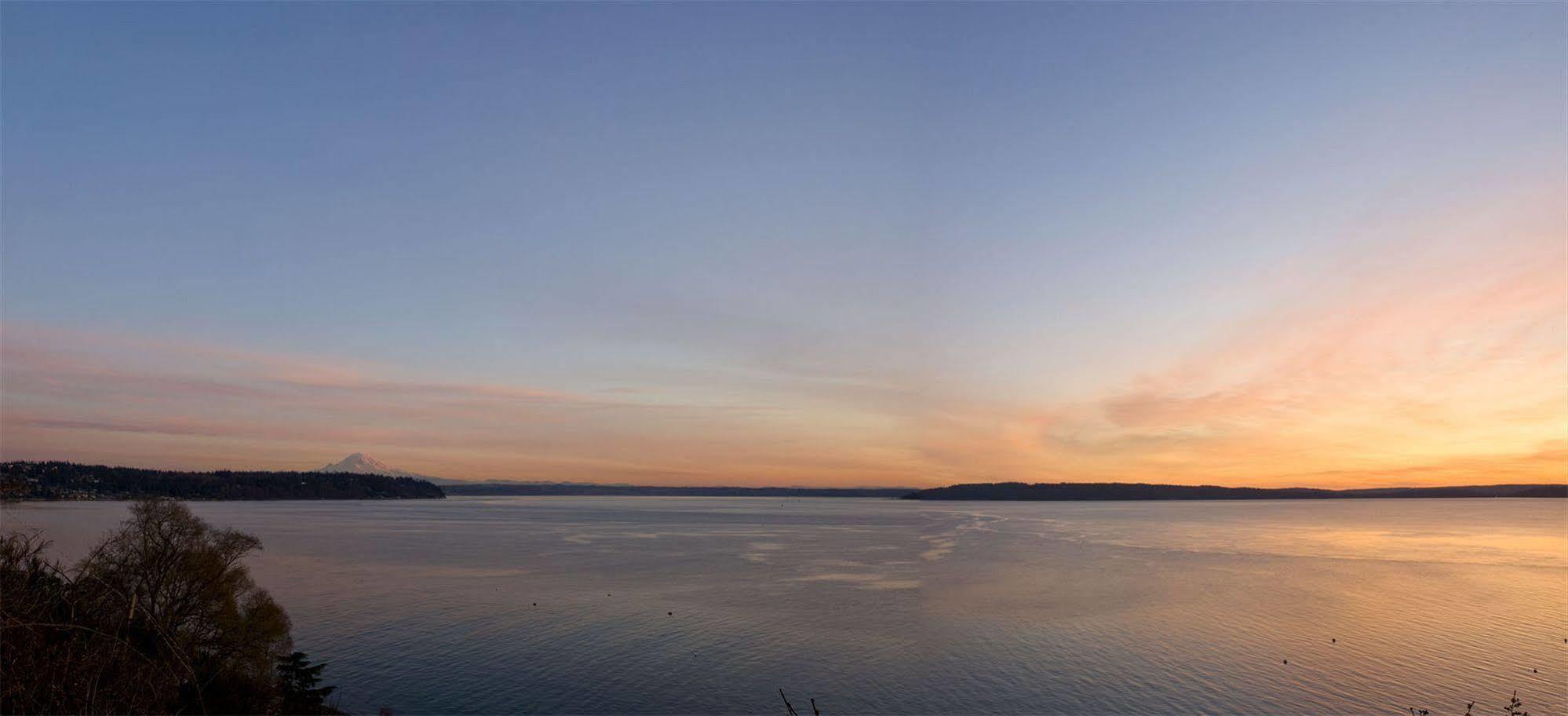Three Tree Point Bed And Breakfast Burien Bagian luar foto